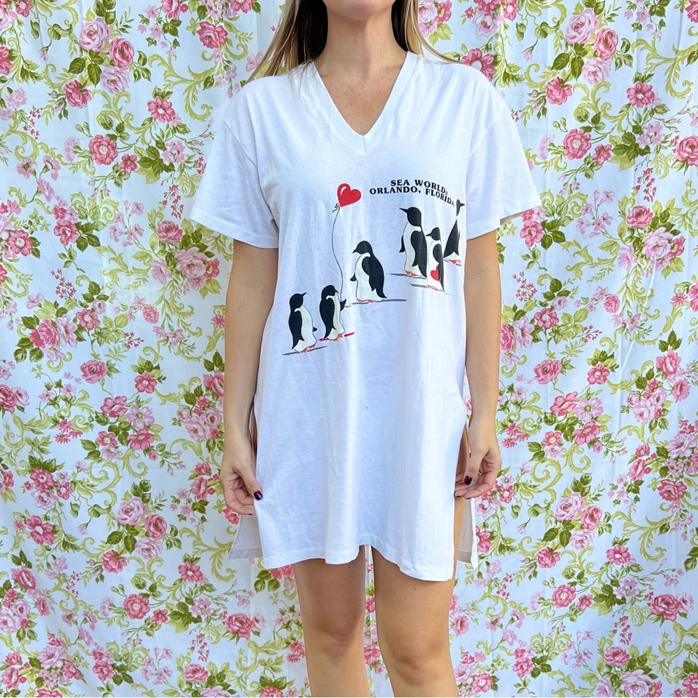 Vintage 80s sea world Orlando sleep shirt size XL